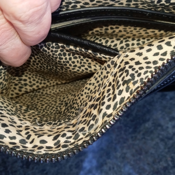 EXPRESS Wristlet - Picture 4 of 11